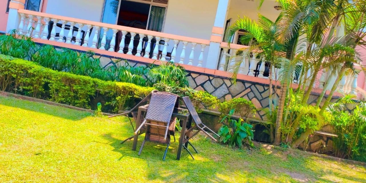 La Feve Beach Bed And Breakfast Entebbe Exterior photo